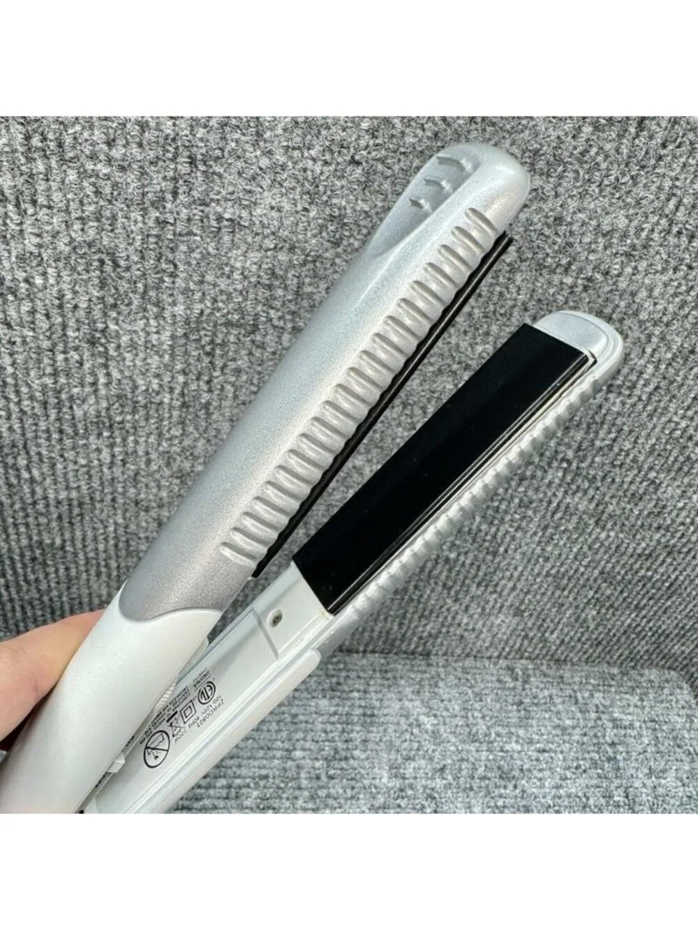 Zoe Professional Flat Iron Hair Straightener 1” 230-430F Silver White ZPRO0803